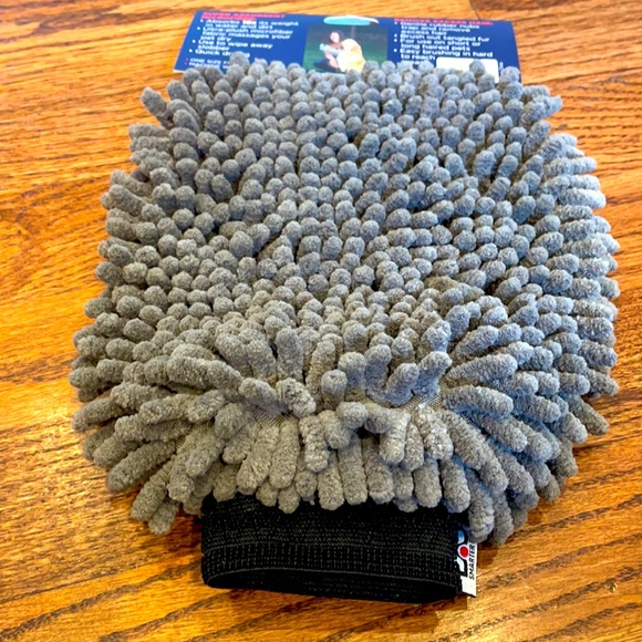 Dirty Dog Grooming Mit - Picture 4 of 6